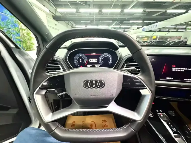 Audi Q4 e-tron — Фото автомобиля 8