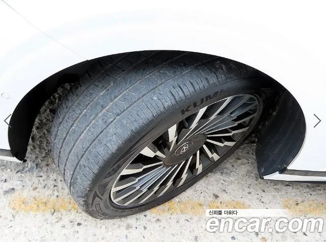 Hyundai Grandeur Grandeur (GN7) 2.5 Бензин 2WD — Фото автомобиля 20