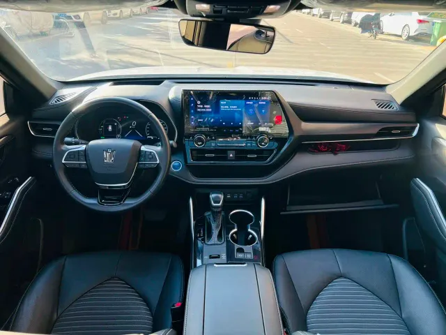 Toyota Crown Kluger — Фото автомобиля 8