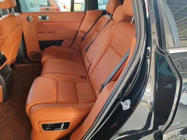 Li Auto L7 — Фото автомобиля 16