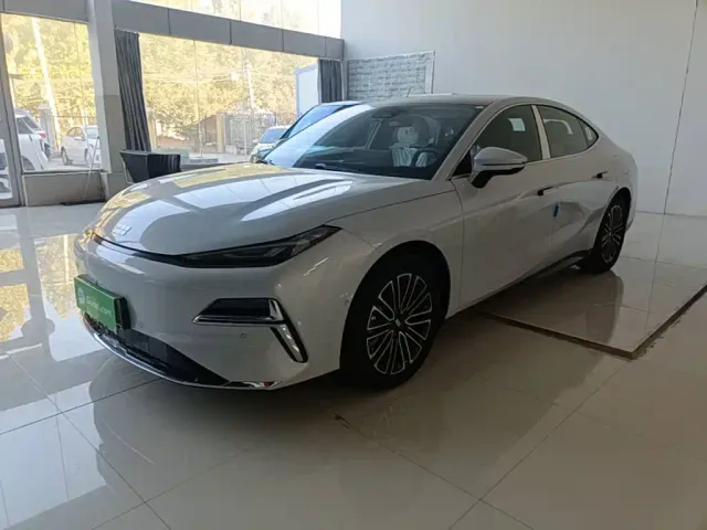Фотография автомобиля — Geely Galaxy Xingyao 8