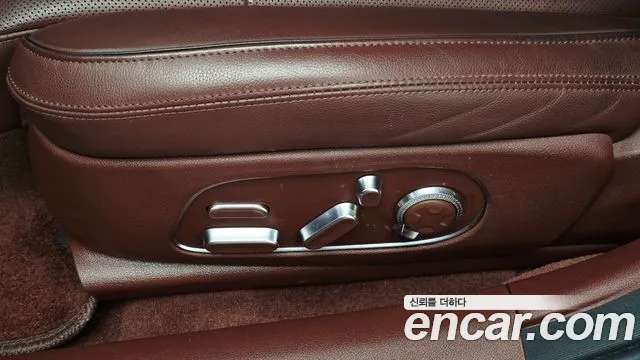 Genesis G90 Бензин 3.5 турбо AWD — Фото автомобиля 30