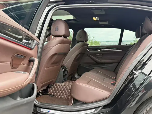 BMW 5 Series — Фото автомобиля 8