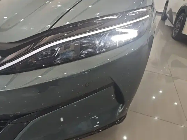 BYD Han L — Фото автомобиля 23