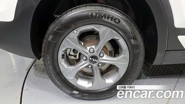 Kia Seltos Бензин 1.6 турбо 2WD — Фото автомобиля 5