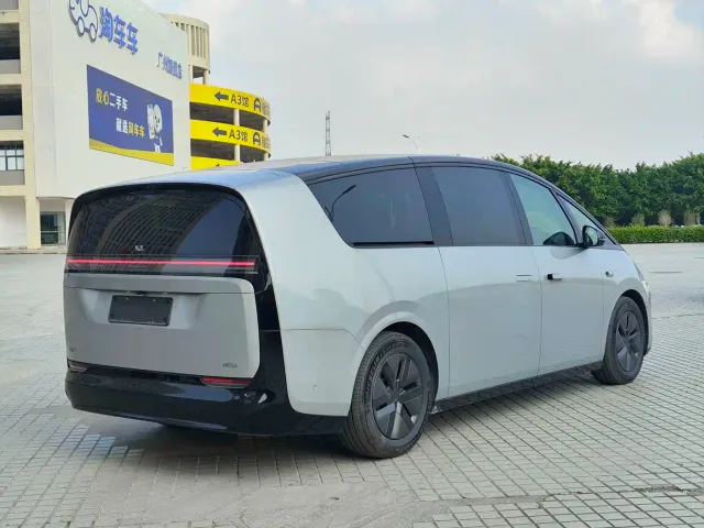 Li Auto MEGA — Фото автомобиля 4