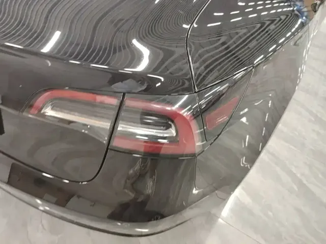 Tesla Model 3 — Фото автомобиля 7
