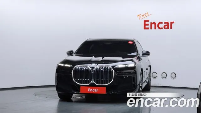 BMW 7-Series — Фото автомобиля 3