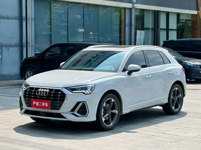 Фотография автомобиля — Audi Q3