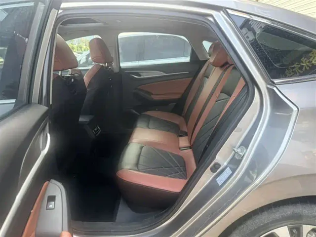 Changan Eado — Фото автомобиля 16