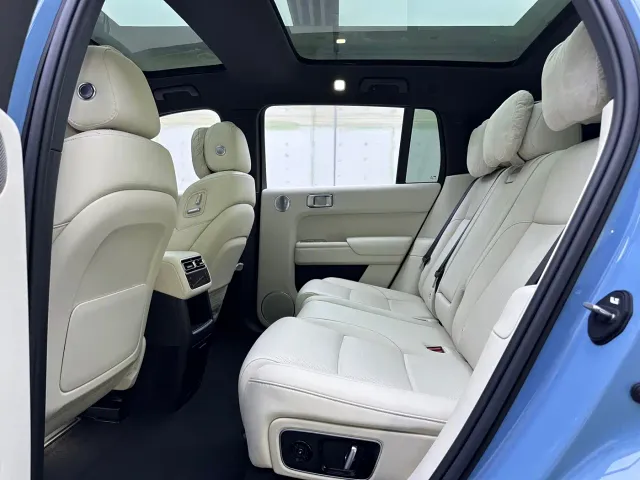 Li Auto L7 — Фото автомобиля 9
