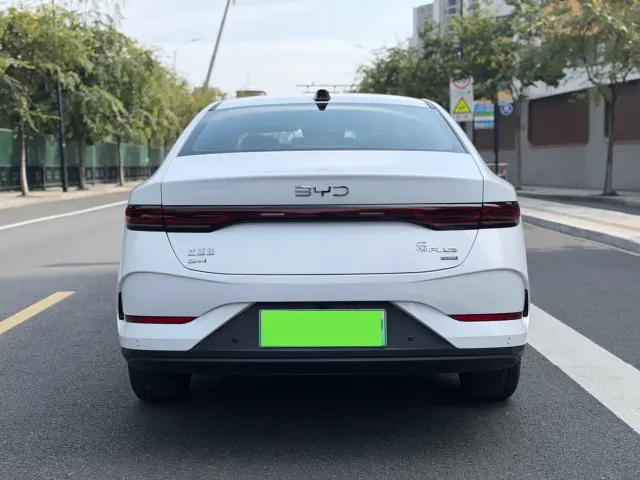 BYD Qin PLUS — Фото автомобиля 12