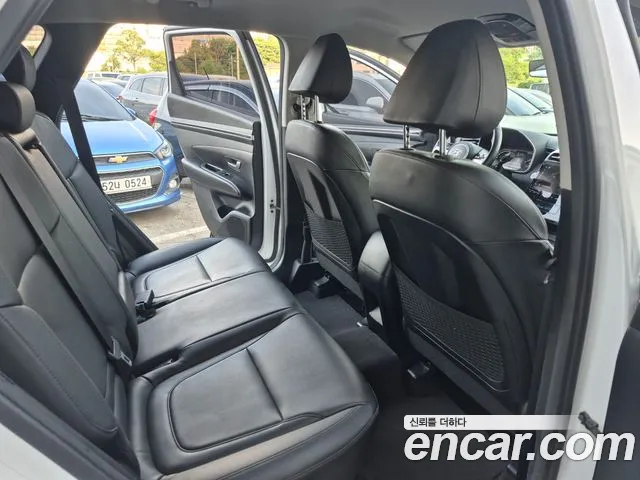 Hyundai Tucson Tucson (NX4) Бензин 1.6 турбо 2WD — Фото автомобиля 12