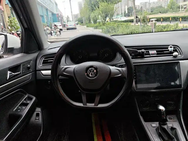 Volkswagen Lavida — Фото автомобиля 15
