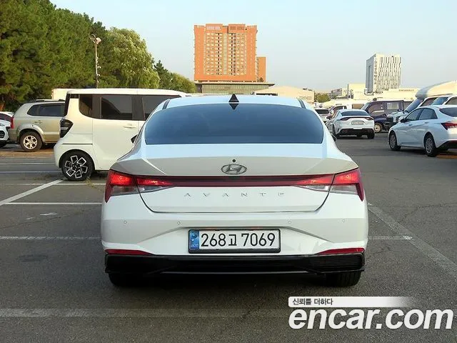 Hyundai Avante CN7 — Фото автомобиля 3