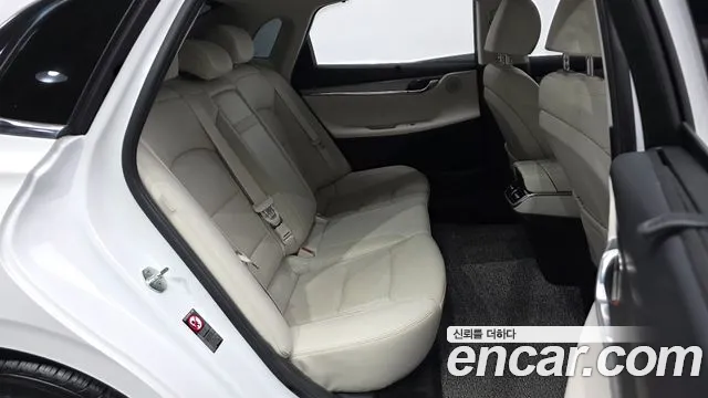 Hyundai Grandeur — Фото автомобиля 12