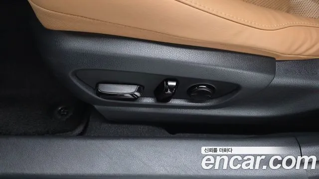 Lexus UX UX250h — Фото автомобиля 30