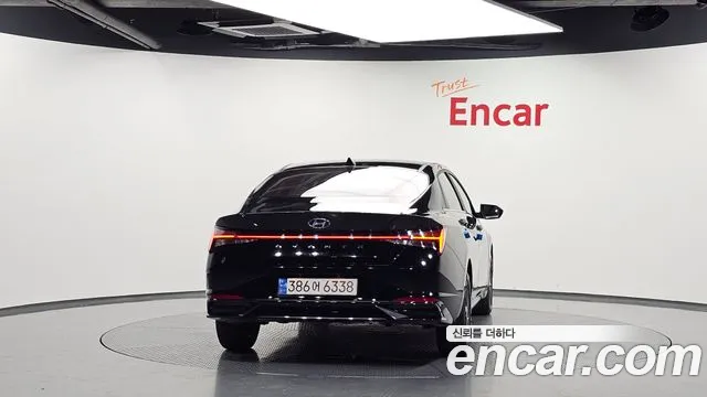 Hyundai AVANTE Avante (CN7) — Фото автомобиля 4