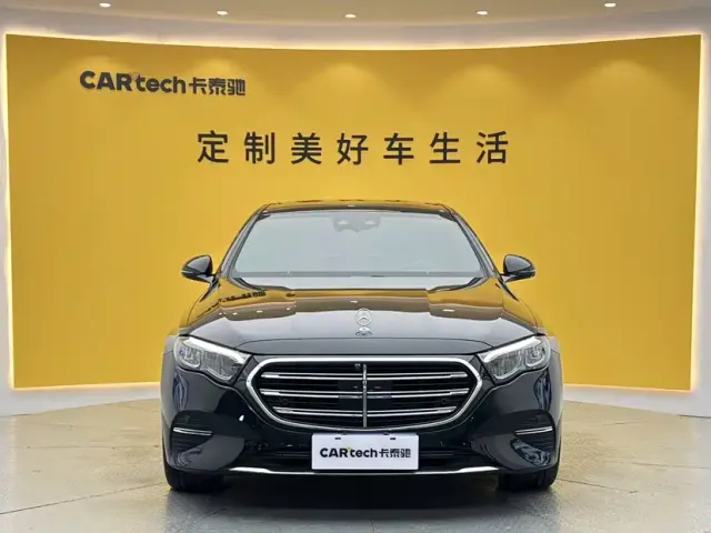Mercedes-Benz E-Class — Фото автомобиля 3