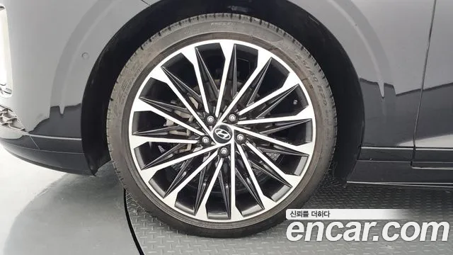 Hyundai Grandeur Grandeur (GN7) 2.5 Бензин 2WD — Фото автомобиля 3