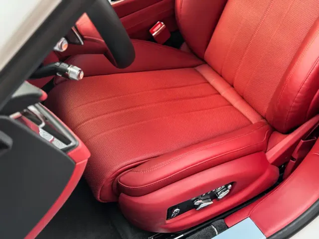 Bentley Flying Spur — Фото автомобиля 10