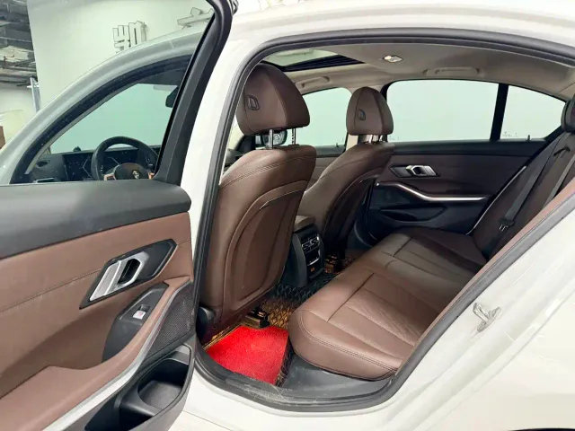 BMW 3 Series — Фото автомобиля 8