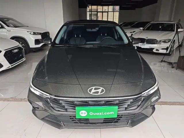 Hyundai Elantra — Фото автомобиля 2