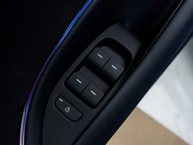 Xiaomi SU7 — Фото автомобиля 16