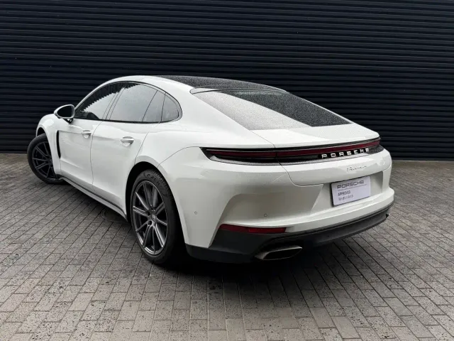 Porsche Panamera — Фото автомобиля 8
