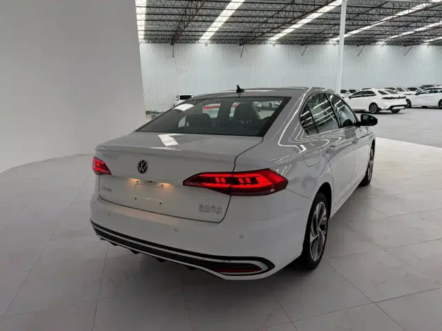 Volkswagen Bora — Фото автомобиля 7