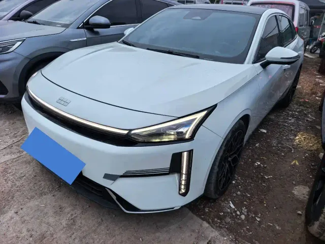 Фотография автомобиля — Geely Galaxy L6