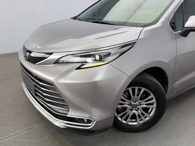 Toyota Sienna — Фото автомобиля 11