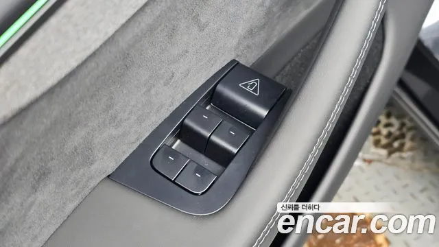 Tesla Model Y — Фото автомобиля 5