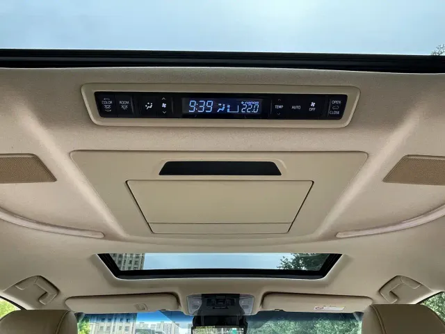 Toyota Alphard — Фото автомобиля 12