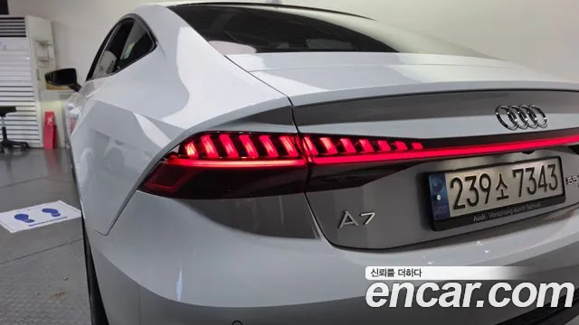 Audi A7 4K — Фото автомобиля 8
