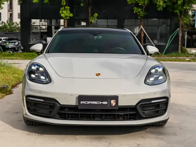 Porsche Panamera — Фото автомобиля 2