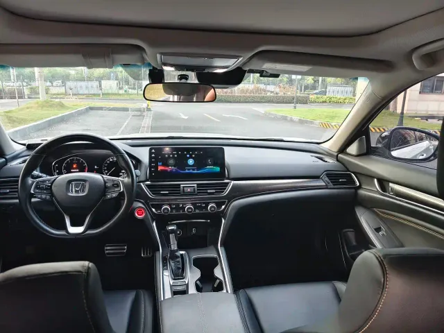 Honda Accord — Фото автомобиля 11