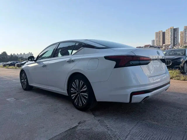 Nissan Teana — Фото автомобиля 6