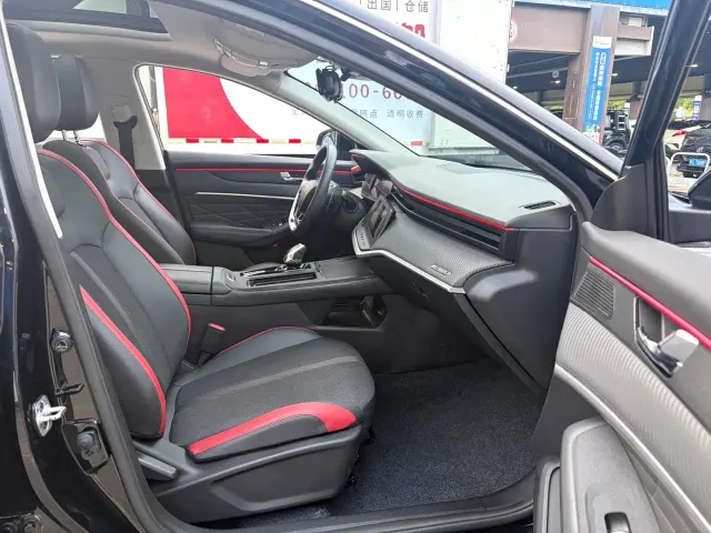 Dongfeng Yixuan MAX — Фото автомобиля 14
