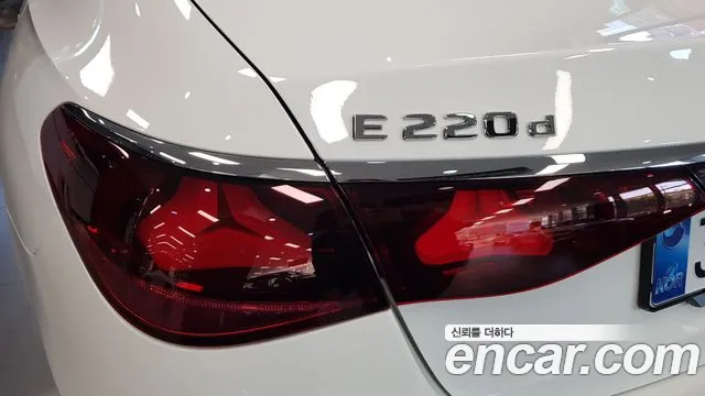 Mercedes-Benz E-Class W214 — Фото автомобиля 11