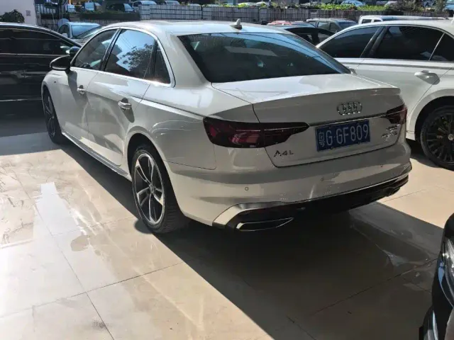 Audi A4L — Фото автомобиля 4