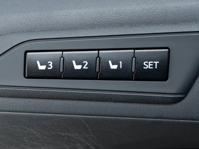 Toyota Vellfire — Фото автомобиля 23