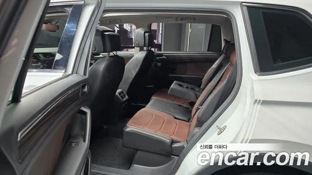 Volkswagen Tiguan — Фото автомобиля 12
