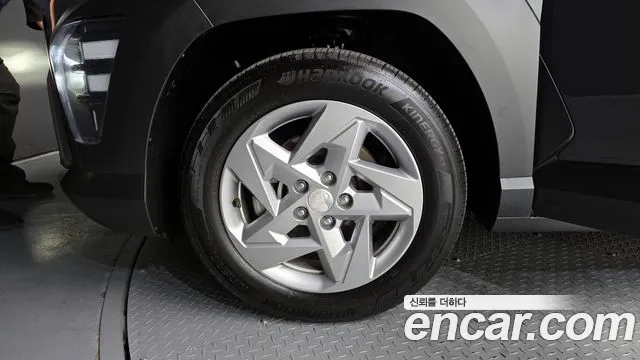 Hyundai Kona Kona (SX2) Бензин 1.6 турбо 2WD — Фото автомобиля 2