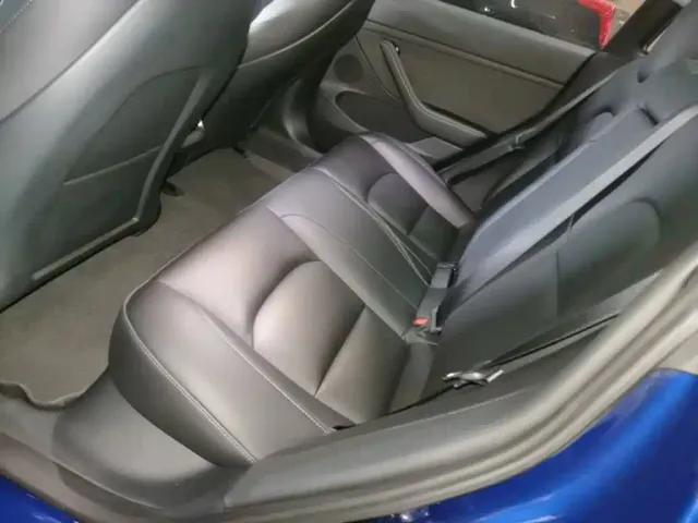 Tesla Model 3 — Фото автомобиля 16