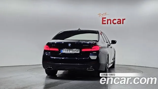 BMW 5-Series 5 серия (G30) 530i xDrive M Sport — Фото автомобиля 4