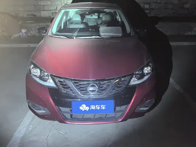 Nissan Tiida — Фото автомобиля 2