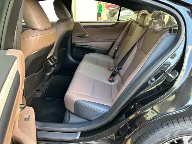 Lexus ES — Фото автомобиля 15