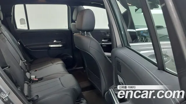 Mercedes-Benz EQB — Фото автомобиля 10