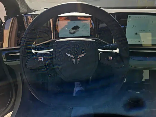 Hongqi EH7 — Фото автомобиля 15